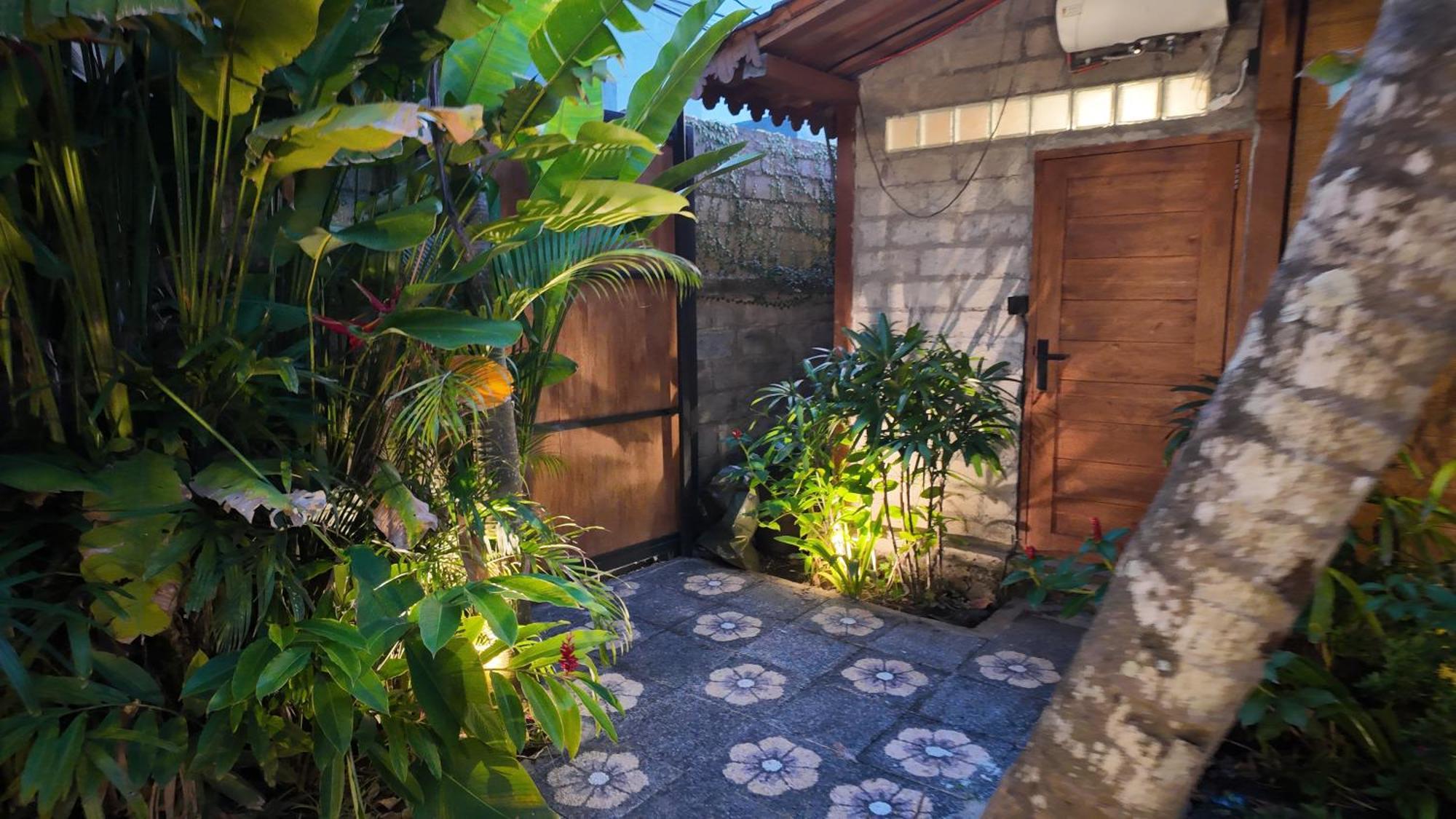 Private Joglo In Heart Of Sanur Villa Ngoại thất bức ảnh